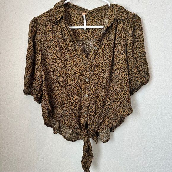 Free People Olive Green Animal Print Oversized Cropped Tie Front Blouse - XS EUC - Picture 1 of 6
